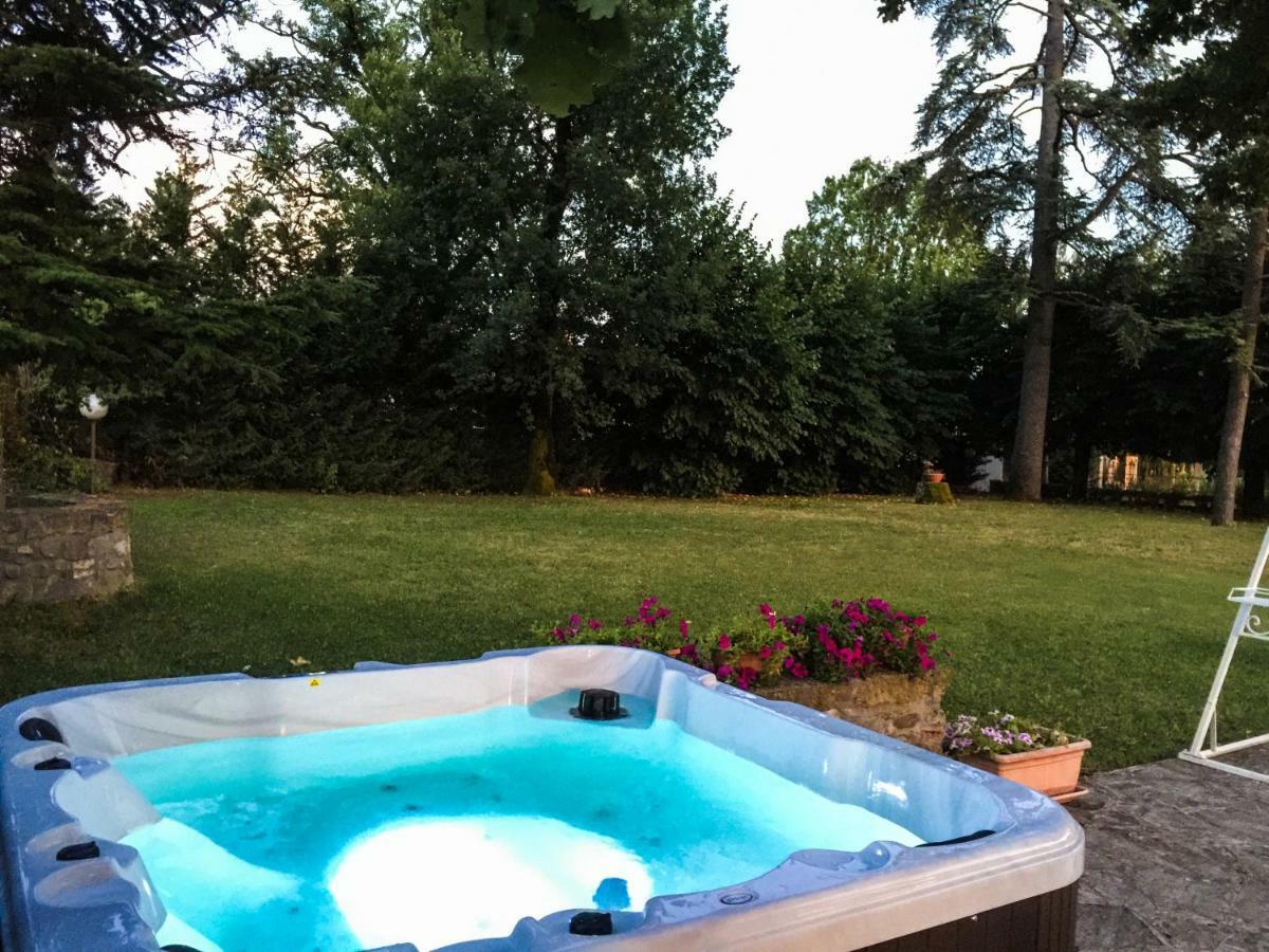 Agriturismo Il Casolare ป็อปปี ภายนอก รูปภาพ